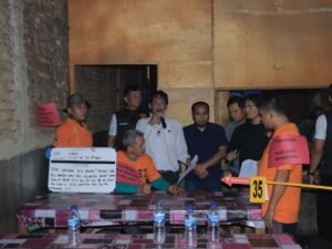 Polda Sumut Gelar Rekonstruksi kebakaran Rumah Sempurna Pasaribu, Tiga Tersangka Dihadirkan