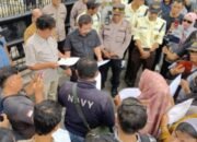 Dirugikan Puluhan Miliar, Orang Tua Casis Masuk TNI AD Korban Penipuan Nina Wati Geruduk Kantor DPRD Sumut