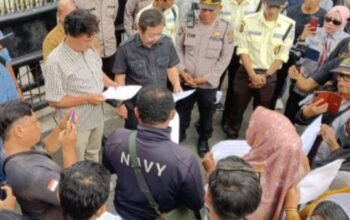 Dirugikan Puluhan Miliar, Orang Tua Casis Masuk TNI AD Korban Penipuan Nina Wati Geruduk Kantor DPRD Sumut