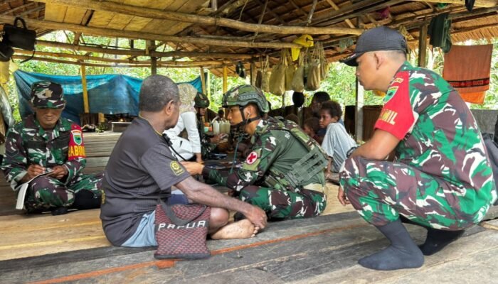 Gandeng Puskesmas, Satgas Yonif 642/Kps Pastikan Kesehatan Warga Kampung Ururu