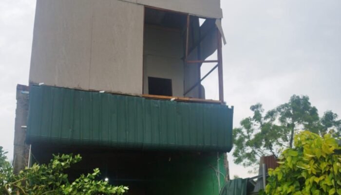 Angin Puting Beliung Hancurkan Rumah Tahfidz Qur’an Abu Farhan di Patumbak, Aktivitas Santri Terhenti