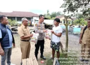 Kapolsek Tanjung Morawa Berikan Bantuan Sembako Kepada Korban Kebakaran Di Desa Bangun Rejo Tanjung Morawa