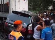 Kereta Api Sri Bilah Utama VS Toyota Avanza,9 Orang Tewas